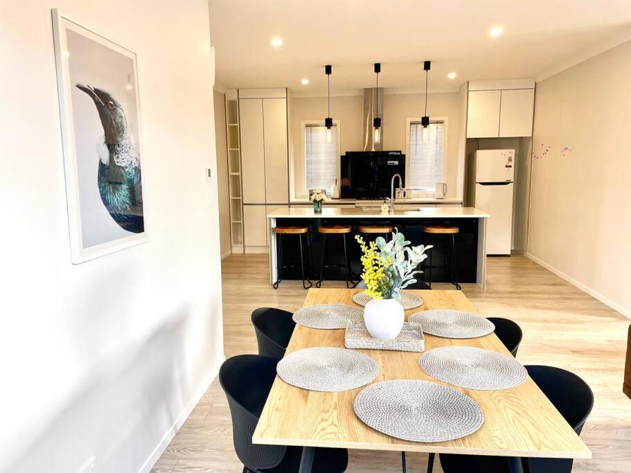 Morden Spacious New House Hamilton Zewnętrze zdjęcie
